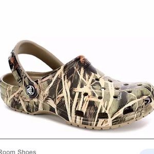 camouflage crocs